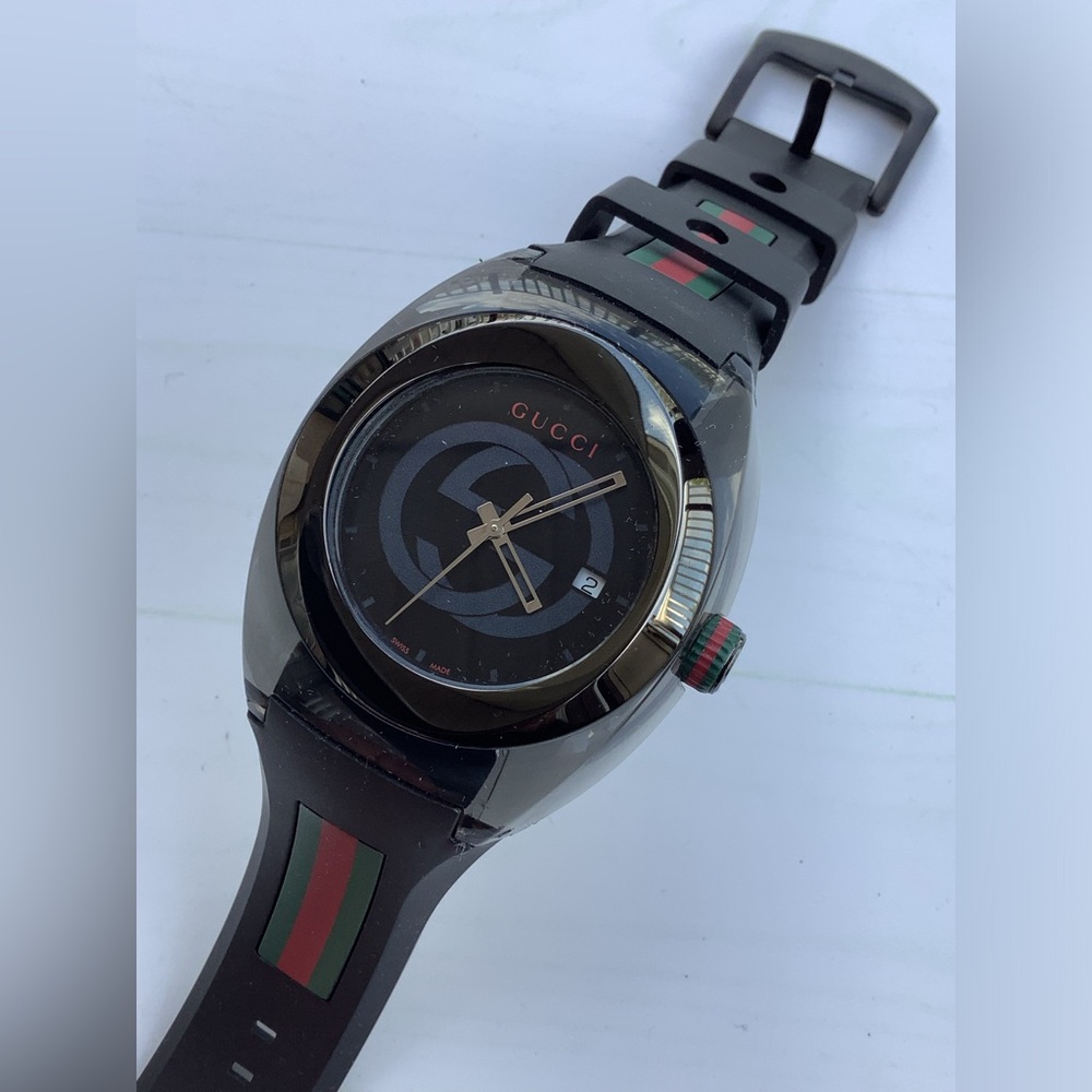 Mens GUCCI🌟 BIG and BEAUTIFUL 🖤💚❤️watch